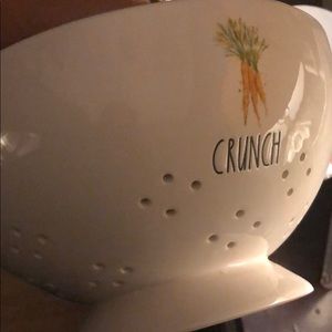 Rae Dunn vegetable/fruit strainer